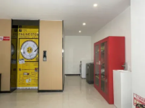 7Days Inn chain hotel (Ruijin Hongdu Square)