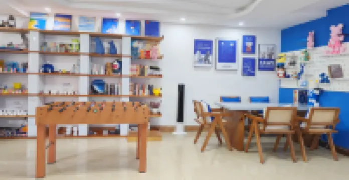 Dongfang·Xixiang Youth Hostel (Klein Blue Theme)