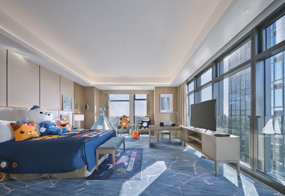 [힐튼 베이징 통주의 넓고 깔끔한 객실 내부]