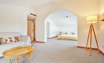 Langyue Hanfu Travel Theme Inn (Lijiang Ancient City Branch) - Housity