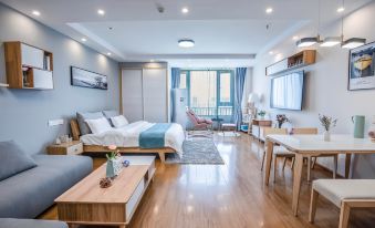 Fuzhou Zhuyue Boutique Apartment (East Second Ring Taikoo Plaza Zhuyu Metro Station)