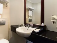 Best Western Mangga Dua Hotel and Residence Hotels near Ancol