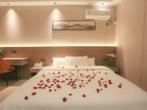 Anman Hotel (Fengcheng Railway Station Hengfeng Plaza) Hotels in Fengcheng