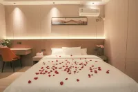 Anman Hotel (Fengcheng Railway Station Hengfeng Plaza) Hotels in Fengcheng