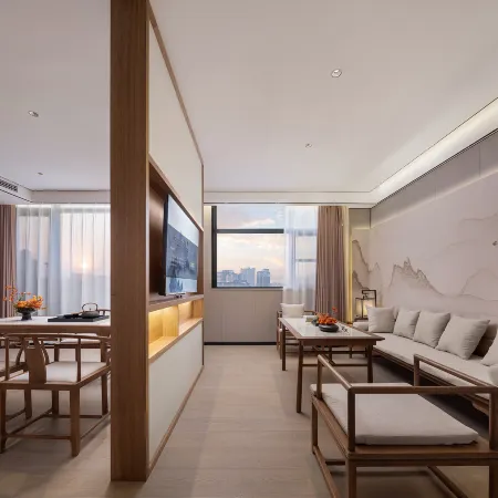 Moshang Qingya Hotel (Luyi Mingdao Palace Laojuntai Branch)