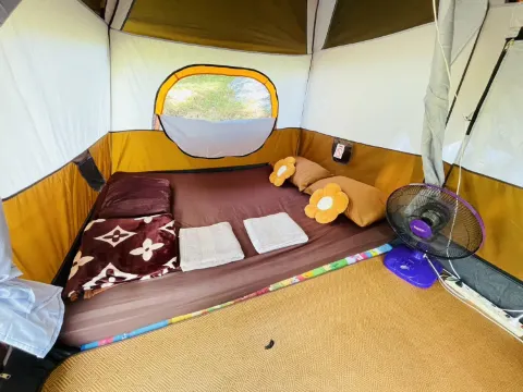เต็นท์ห้องควีนพัดลมพร้อมห้องน้ำรวม