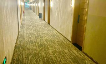 Xiweiya Hotel (Cuiping District High Passenger Station Yibin University)