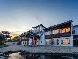 Kaiyuan Yiju Holiday Manor (Haining Yanguan Guanchao Resort Park)