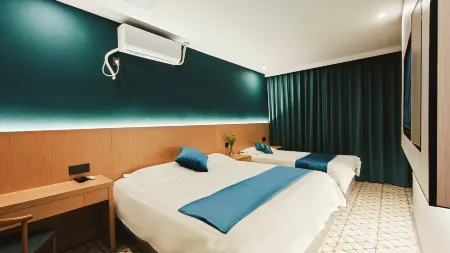 Changhong Hotel (Shanghai Xincun Road Subway Station Tongji Hospital) Отели рядом с достопримечательностью «Shanghai University of Engineering Science (Xincun Road)»