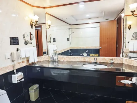 Gladden Hotel (Fenggang Town) Отели рядом с достопримечательностью «Yanhu Park»