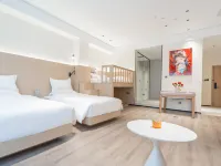 Oude Hotel (Leshan Zhanggongqiao Food Street) Hotels in Leshan