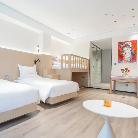 Oude Hotel (Leshan Zhanggongqiao Food Street)