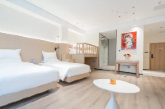 Oude Hotel (Leshan Zhanggongqiao Food Street)