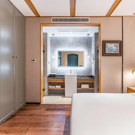 Furunli Shiyu Hotel, Zhanqiao Zhongshan Road, Отели рядом с достопримечательностью «Вокзал Циндао»