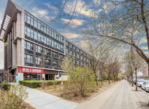 Super 8 Best Hotel (Beijing Daxing Longhu Tianjie Biomedical Base Subway Station)