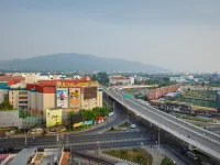 Luxury Prio Chiang Mai Hotels near The Far Eastern University