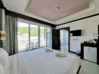 77 Patong Hotel & Spa - balcony