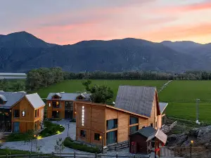 Trip.com Group Country Retreats (Cocoa Tuohai Yileimu Lake 300 B&B Joint Resort)