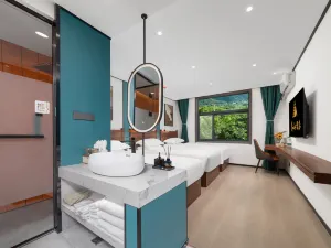 Yuanshan Hotel (Huayin Huashan Scenic Area Branch)