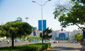 Yijia 365 Hotel (Hengshui Railway Station Plaza Central Street Store)