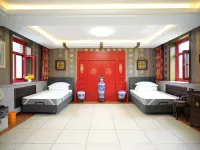 Yichun Chinese Siheyuan Homestay - parking