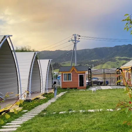 Nalati Qili Shantang Wild Luxury Homestay