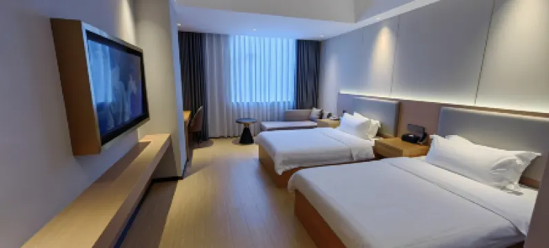 YaYi Hotel Отели рядом с достопримечательностью «Nanhai No.1 Middle School Stadium»