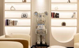 Qiduo Light Luxury Hotel (Beihai High-Speed Railway Station Ocean Window)