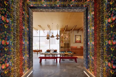 Hotel Indigo Dubai Downtown Отели рядом с достопримечательностью «Sky Views Observatory»