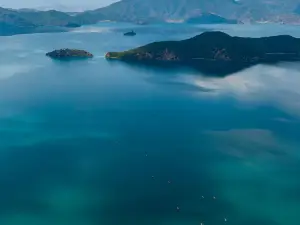 Lugu Lake Tingmiao | Mountain Lake View · Full View Gem Goddess Mountain Lake View Resort Villa