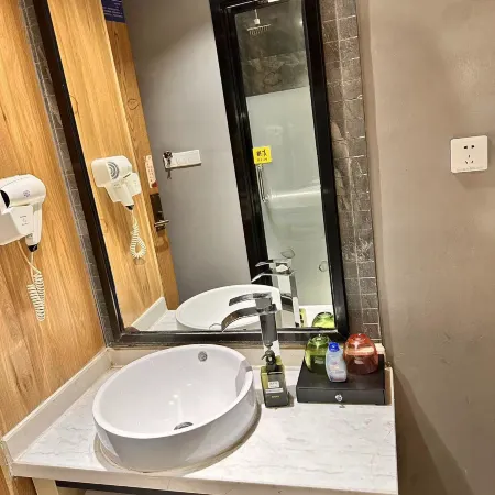 Hebi Qingju Yishang Boutique Hotel