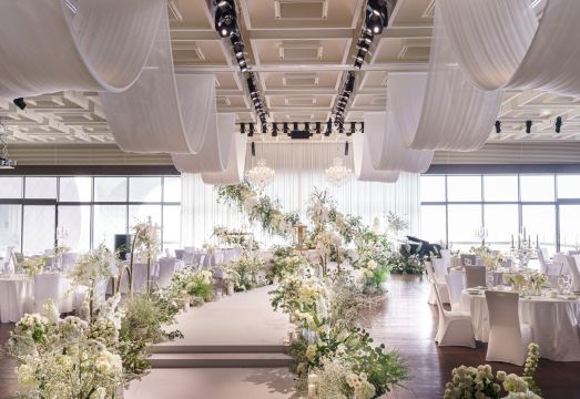 수영장 시설 전경