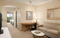 Hilton Boca Raton Suites فنادق في بالم بيتش