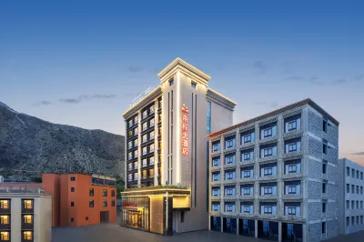 Eight Stays Royal Hotel Hotels in Basu