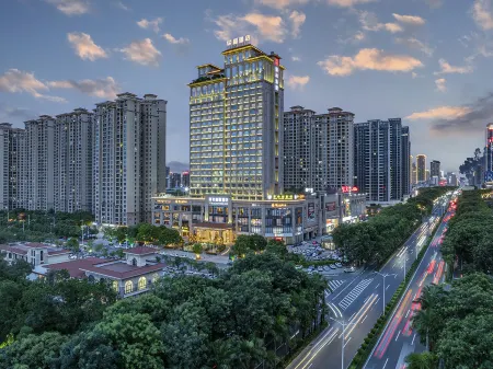 Hua He International Hotel Отели рядом со станцией Zhanjiang Railway Station