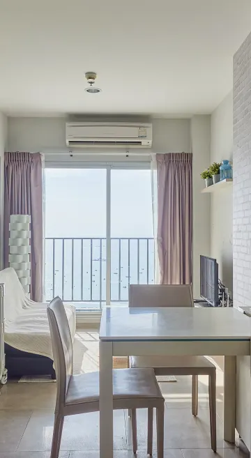 ห้องสวีทติดชายหาดพัทยา พร้อมวิวทะเลเต็มตาและวิวพระอาทิตย์ตก