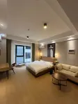 Ludao Light Luxury Homestay (Shangqiu Zhonghuan Plaza Railway Station)