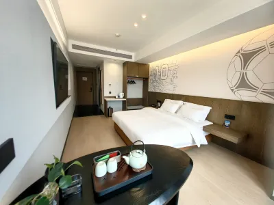 Huiyu Zhenxuan Hotel (Hechuan Baolong Square Branch) Hotels near Wenfengta Park