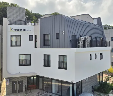 Incheon Airport Guesthouse L Отели рядом с достопримечательностью «Sindo Island»