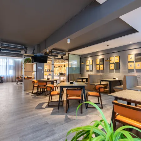 lanting fashionable hotel