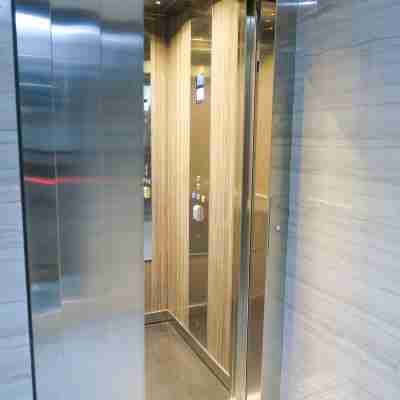 Deluxe Studio & Suite by RR Hotel Exterior