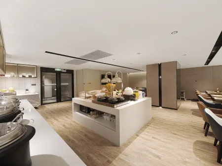 Echarm Hotel (Qingyuan Qingchengzhan Municipal Government) Отели рядом с достопримечательностью «Jiangxin Island»