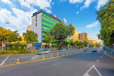 Yufuheng Business Hotel (Shenzhen Longhua Bus Station)