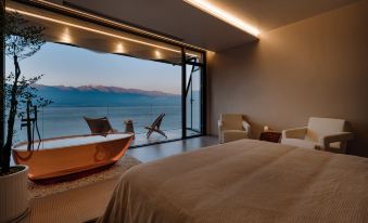 Zhibu Riverside Mountain View Villa (Dali Airport Erhai Branch)