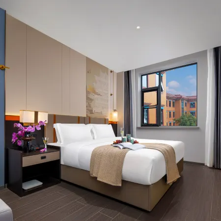Rezen Dong Hotel (Chengdu Jinli Wuhou Temple Branch) Отели рядом с достопримечательностью «Мемориальный храм Ухоу»