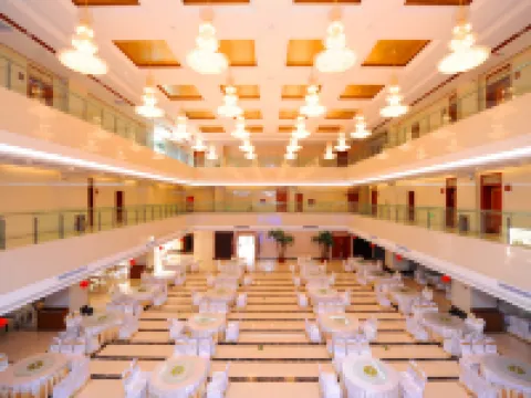Yijiang Hotel Hotels in Wusu