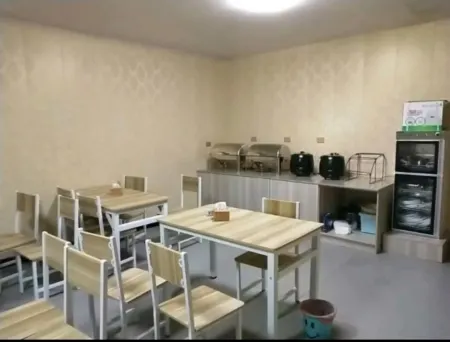 Southern Longtaosha Express Hotel Отели в г. Жунань