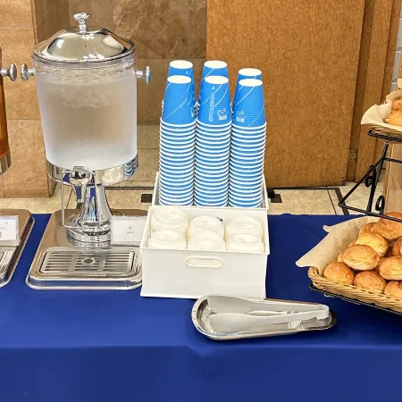 Toyoko Inn Yokohama Sakuragicho Отели рядом с достопримечательностью «Станция Sakuragicho»
