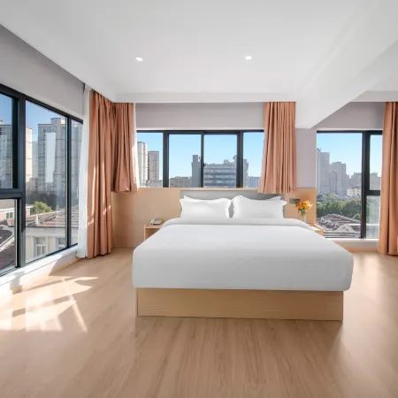 Elong R.YUN Hotel (Mingguang Station Central Plaza)