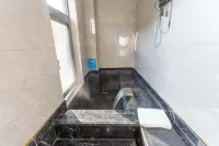 Linyi Jinwan Banshan Hot Spring Hotel Hotels in Lincang